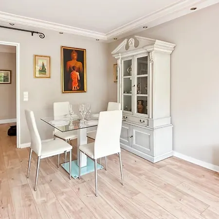 Comfortable And Fully Equiped Two Bedroom Apartment