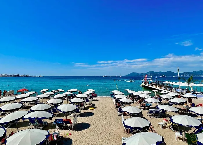 Comfortable And Fully Equiped Two Bedroom * Cannes