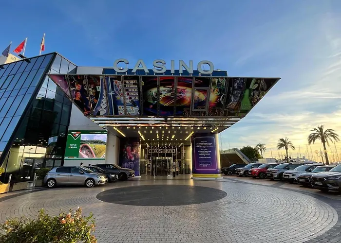 Comfortable And Fully Equiped Two Bedroom شقة *